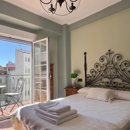Housing Leon Marigold Apartment ภายนอก รูปภาพ